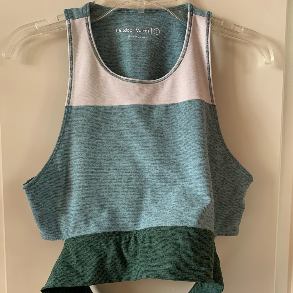 Color block cut out sports bra. So cute for your next workout or for lounging!
